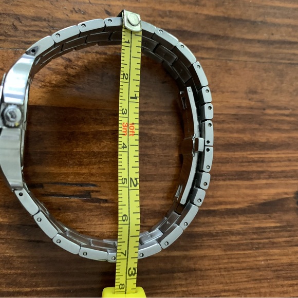 Ladies Swiss Army Watch - Picture 5 of 5